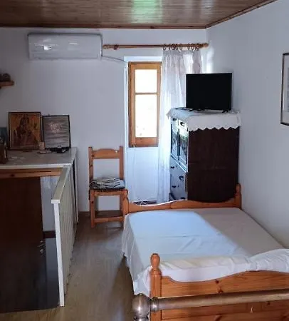 Athina Apartament *